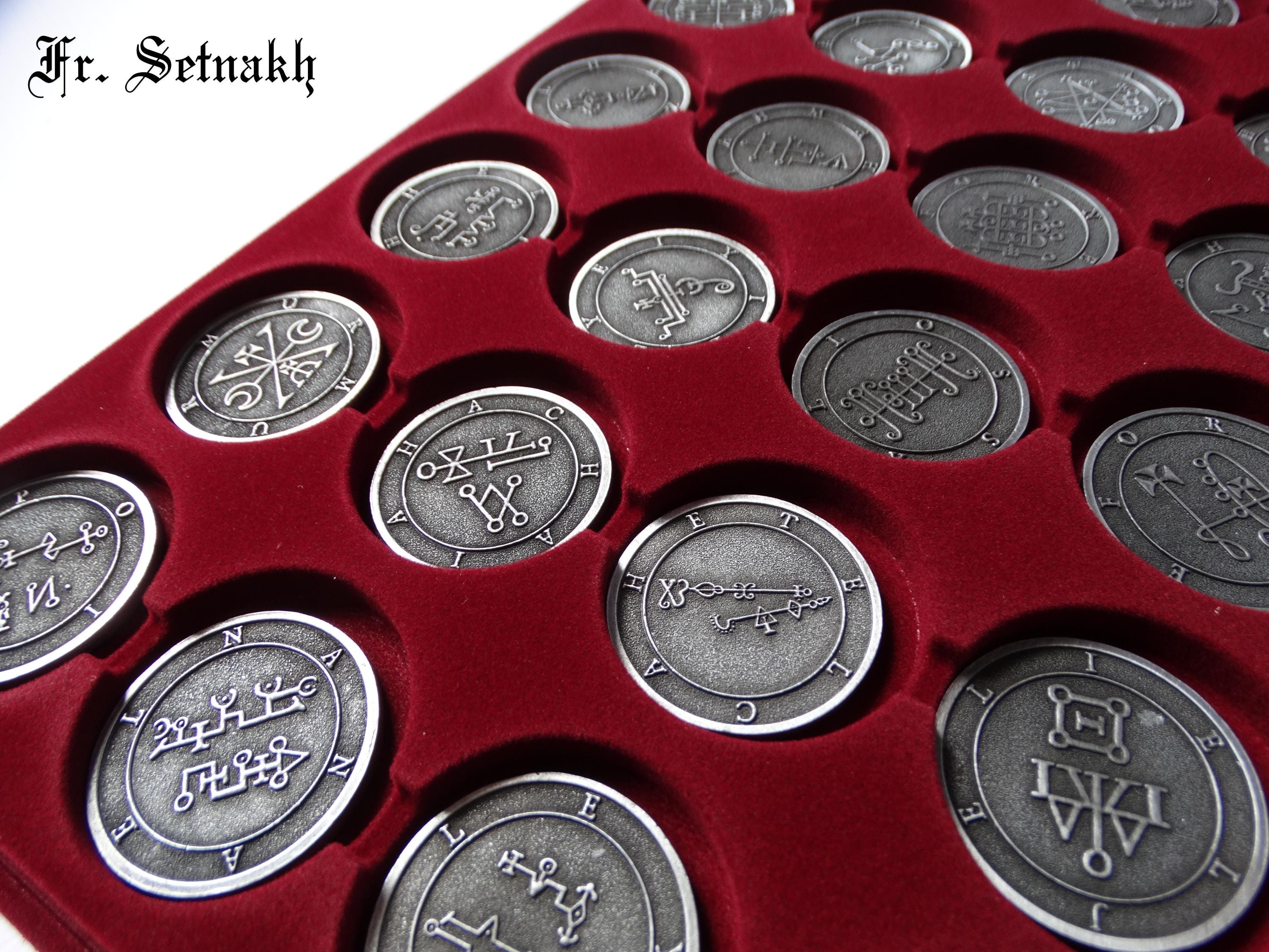 2x velvet trays for 'The 44 Solomon Seals' or 3x trays for 'The 72 Angels & Demons' - fits bigger 40mm diameter coins / coins not included