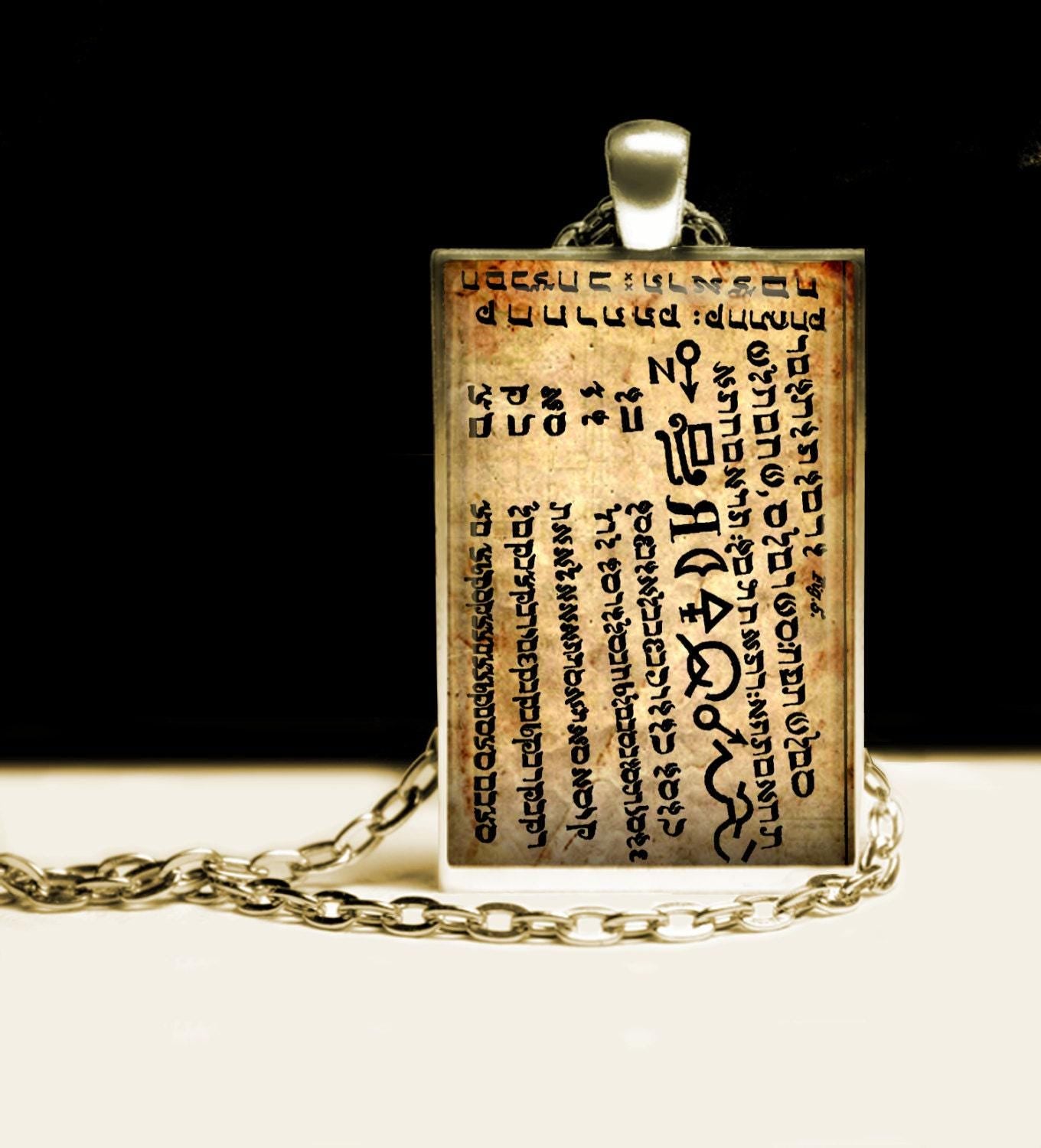 It saves from misery and gives fortune and long life, The Fourth Seal from the 6th & 7th Book of Moses pendant, occult necklace #395.4